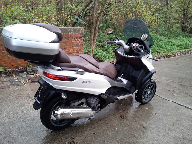 Piaggio - mp3 lt 500 - motorfiets - afbeelding 3 van  10