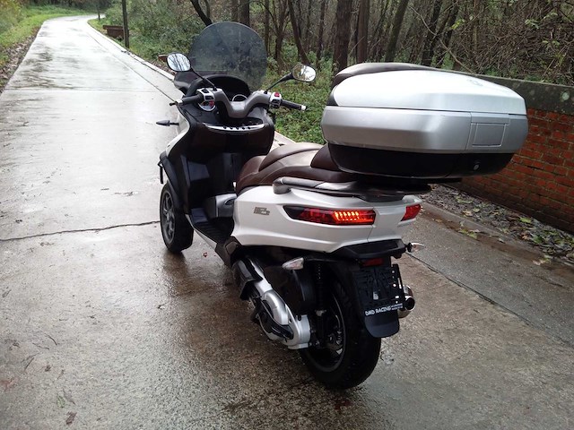 Piaggio - mp3 lt 500 - motorfiets - afbeelding 6 van  10