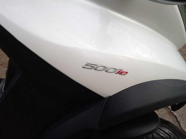 Piaggio - mp3 lt 500 - motorfiets - afbeelding 9 van  10