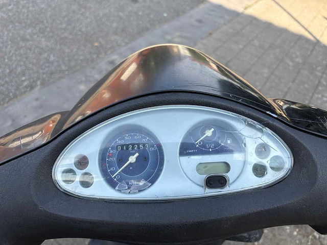 Piaggio - snorscooter - fly 4t - scooter (2x) - afbeelding 14 van  16
