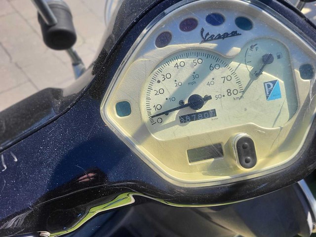 Piaggio - vespa - lx50 4t - gemotoriseerde scooter - afbeelding 5 van  5