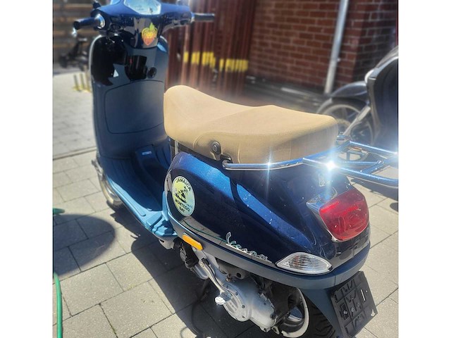 Piaggio - vespa - lx50 4t - gemotoriseerde scooter - afbeelding 4 van  8
