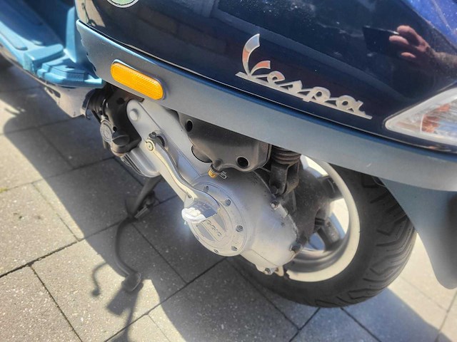 Piaggio - vespa - lx50 4t - gemotoriseerde scooter - afbeelding 5 van  8