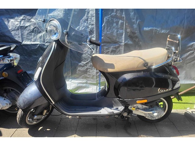 Piaggio - vespa - lx50 4t - gemotoriseerde scooter - afbeelding 1 van  5