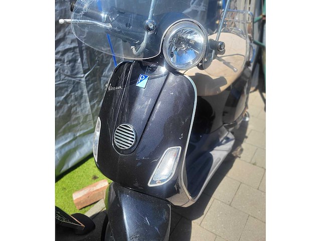 Piaggio - vespa - lx50 4t - gemotoriseerde scooter - afbeelding 2 van  5