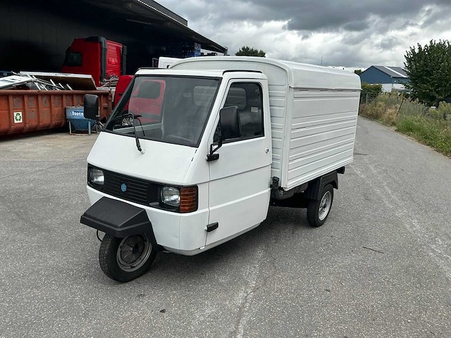 Piaggio scootermobiel - afbeelding 1 van  10