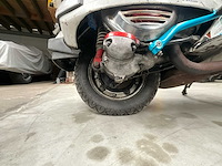 Piaggio vespa 125 oldtimer - afbeelding 1 van  12