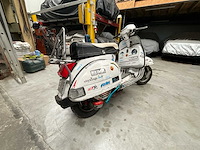Piaggio vespa 125 oldtimer - afbeelding 9 van  12