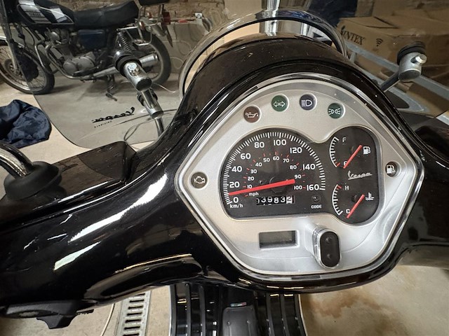 Piaggio vespa 300 - afbeelding 3 van  16