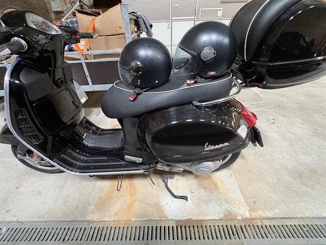 Piaggio vespa 300 - afbeelding 12 van  16