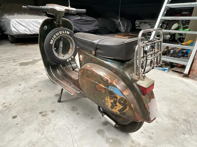 Piaggio vespa 50 oldtimer - afbeelding 21 van  27