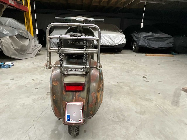 Piaggio vespa 50 oldtimer - afbeelding 22 van  27