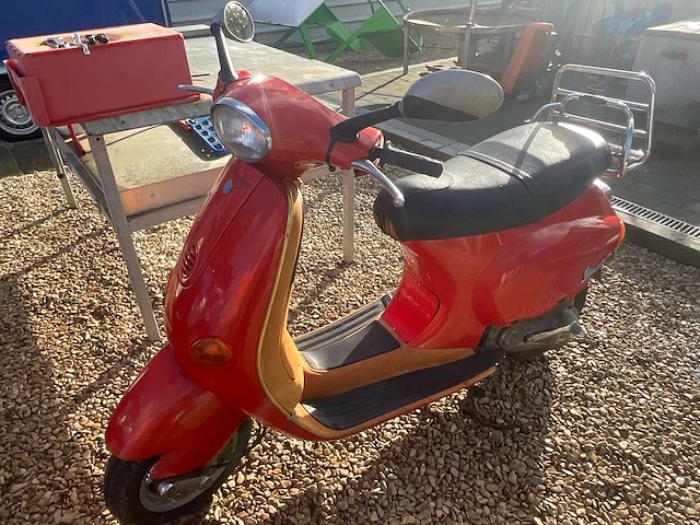 Piaggio vespa et2 scooter voorouder scooter - afbeelding 1 van  10