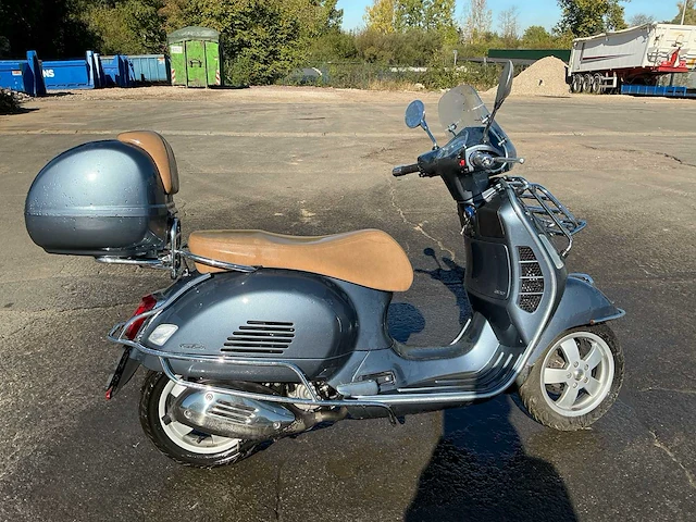 Piaggio vespa gts 300 motorfiets - afbeelding 1 van  14