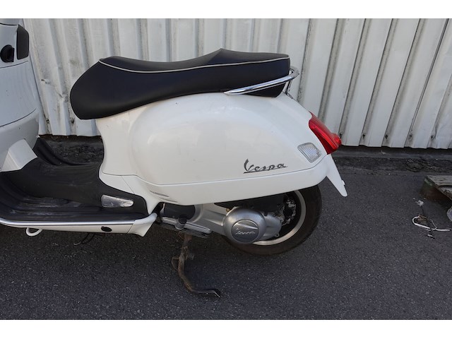 Piaggio vespa gts300 - afbeelding 15 van  16