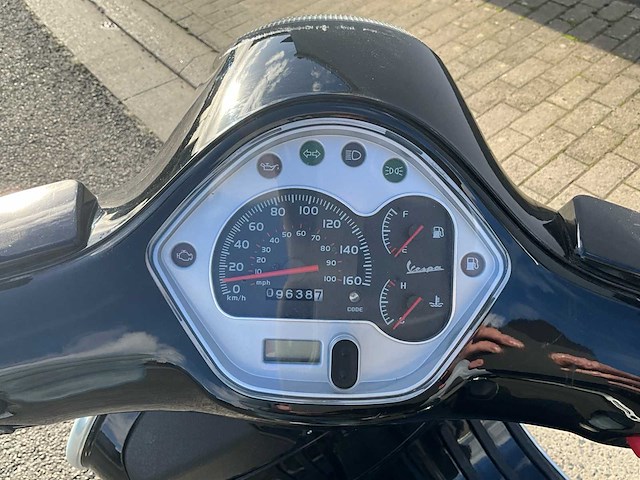 Piaggio vespa gts300 - afbeelding 10 van  30