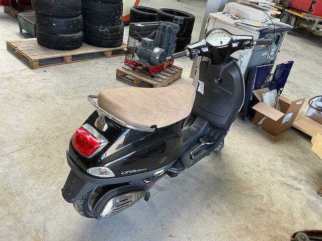 Piaggio vespa lc50 4valvole brommer - afbeelding 11 van  14