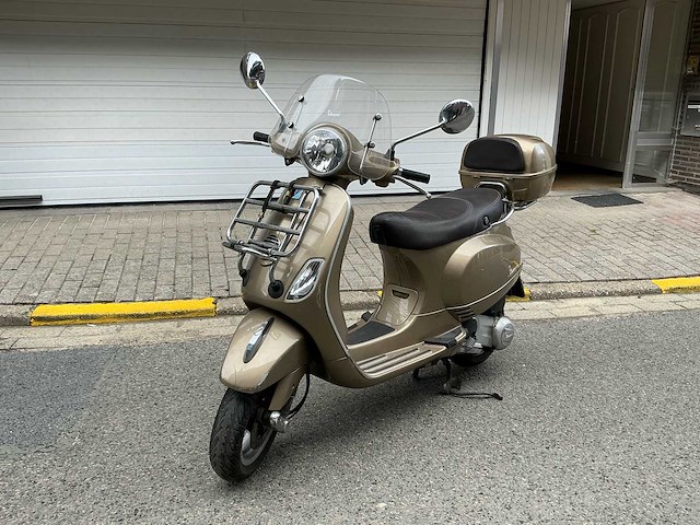 Piaggio vespa lx 125 scooter - afbeelding 1 van  25