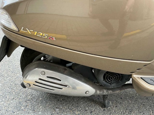 Piaggio vespa lx 125 scooter - afbeelding 11 van  25
