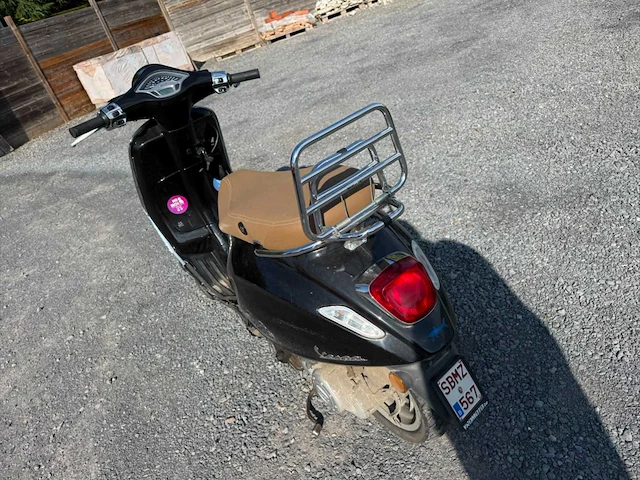 Piaggio vespa primavera vespa - afbeelding 9 van  16