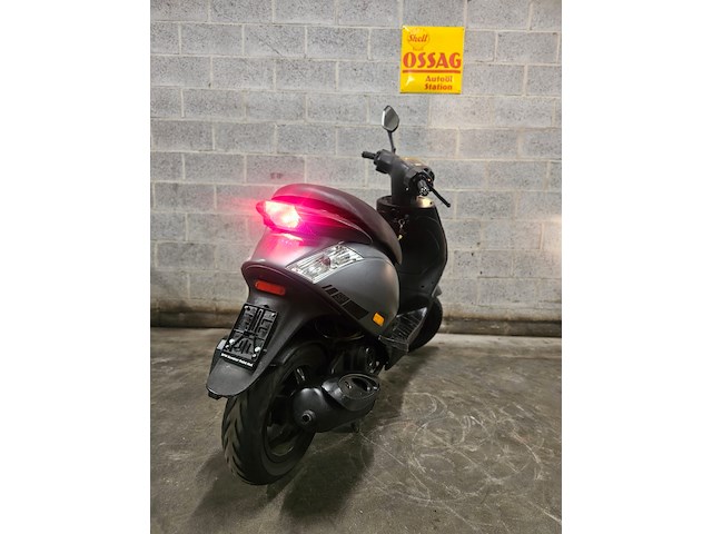 Piaggio zip sp look titanium grey (opknapper) - afbeelding 4 van  7