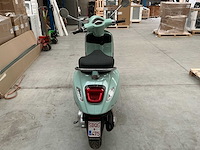 Piaggo vespa primavera brommer - afbeelding 14 van  19