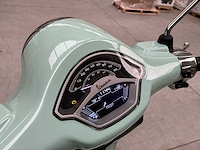 Piaggo vespa primavera brommer - afbeelding 4 van  19