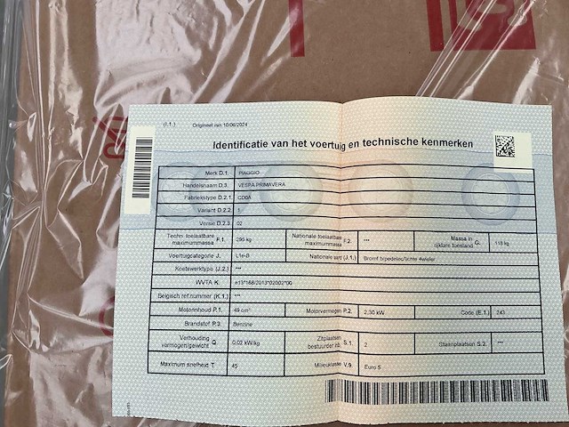Piaggo vespa primavera brommer - afbeelding 10 van  19