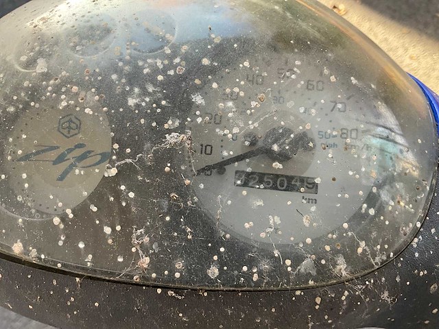 Piagio zip quattrotempi snorscooter - afbeelding 4 van  5