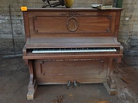 Piano met krukje