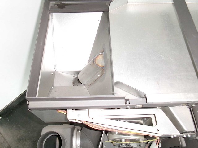 Piazzetta ip 68/49 pelletkachel - ongebruikt demotoestel – incl. draagframe, vulschuif en afstandsbediening - afbeelding 12 van  13