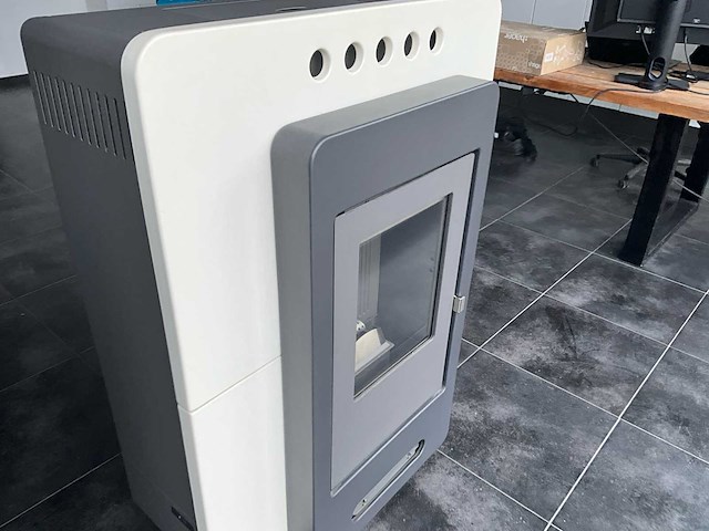 Piazzetta p937 pelletkachel - ongebruikt (toonzaalmodel) - afbeelding 6 van  12