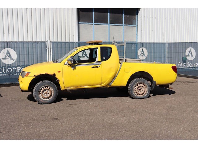 Pick up mitsubishi l200 club cab 4wd invite diesel 136pk 2007 - afbeelding 1 van  1