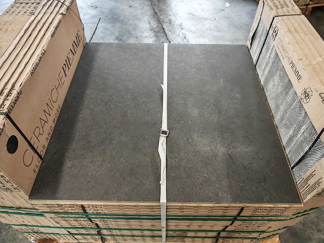Piemme pitch black mat 80x80 cm tegel 53,12 m² - afbeelding 1 van  8