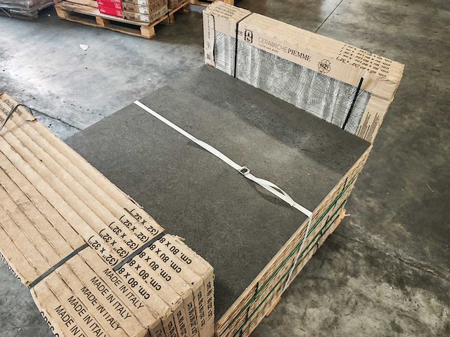 Piemme pitch black mat 80x80 cm tegel 53,12 m² - afbeelding 4 van  8