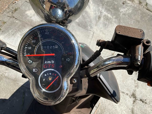 Piemonte 50 gts 50 scooter - afbeelding 8 van  12