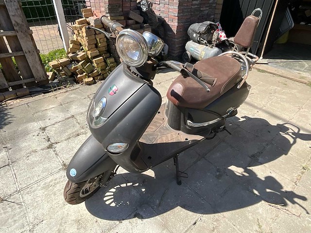 Piemonte 50 gts 50 scooter - afbeelding 11 van  12