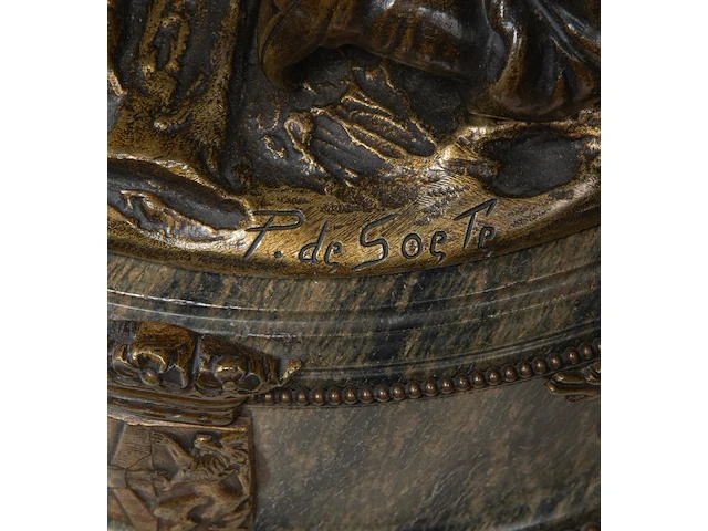Pierre de soete (1886-1948), "la défense du drapeau", bronze and polychrome bronze on a marble base. height: 58 cm. (22.82 in.), diameter: 31 cm. (12.19 in.) - afbeelding 2 van  19