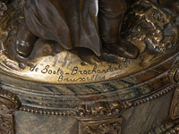 Pierre de soete (1886-1948), "la défense du drapeau", bronze and polychrome bronze on a marble base. height: 58 cm. (22.82 in.), diameter: 31 cm. (12.19 in.) - afbeelding 3 van  19