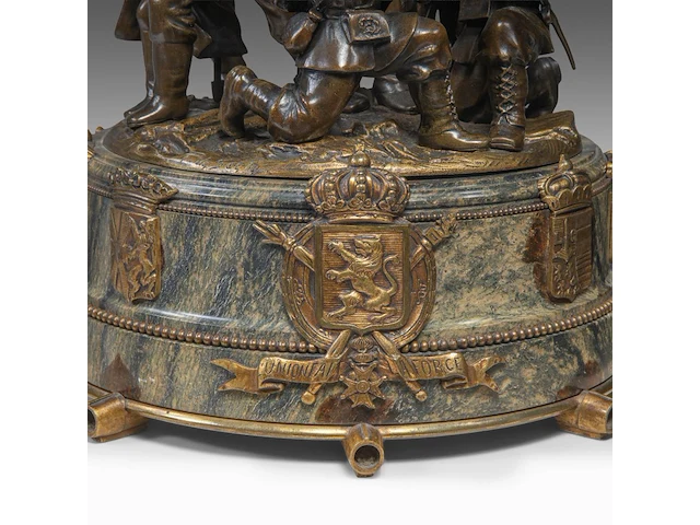 Pierre de soete (1886-1948), "la défense du drapeau", bronze and polychrome bronze on a marble base. height: 58 cm. (22.82 in.), diameter: 31 cm. (12.19 in.) - afbeelding 4 van  19