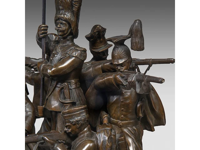 Pierre de soete (1886-1948), "la défense du drapeau", bronze and polychrome bronze on a marble base. height: 58 cm. (22.82 in.), diameter: 31 cm. (12.19 in.) - afbeelding 10 van  19