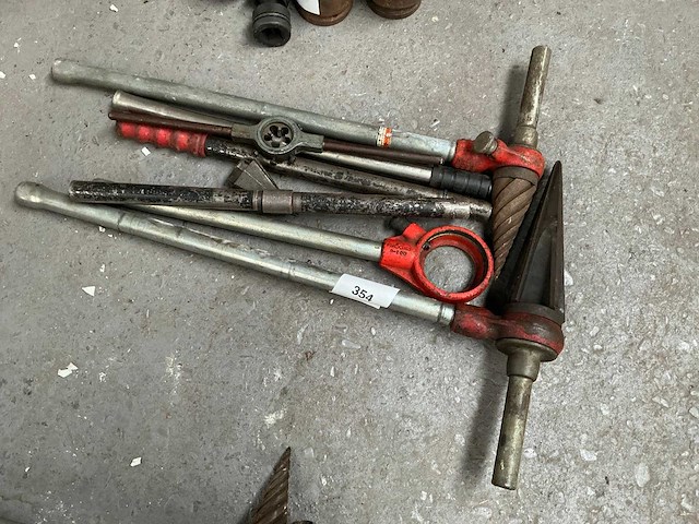Pijpenruimer en divers gereedschap - afbeelding 1 van  5