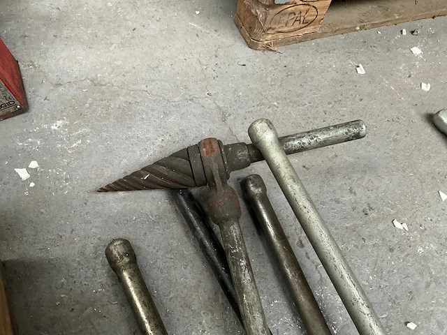 Pijpenruimer en divers gereedschap - afbeelding 2 van  2