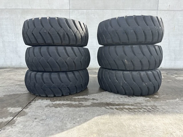 Pilelli rm99 dumperbanden (6x) - afbeelding 1 van  9