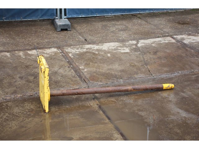 Pin voor aan een lepelbord van een heftruck 2000 - afbeelding 1 van  1