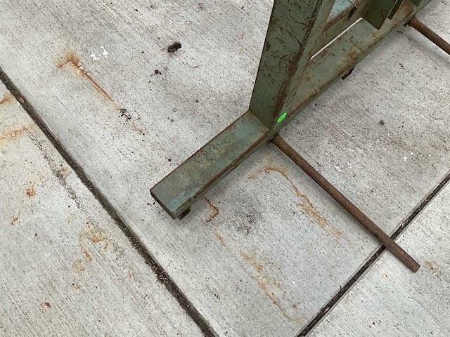 Pin voor hooibalen te laden - afbeelding 4 van  6