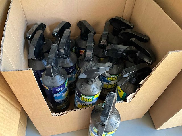 Pingi camping pro kunststof reiniger voor verweerde kunststoffen 750ml (15x) - afbeelding 3 van  5