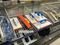 Pinguïn overig handgereedschap (voegers), chapeijzers, plakspanen,schuurborden, spatels, spackmessen, spatels schilderlessen, voegspatels en handschoenen - afbeelding 22 van  25