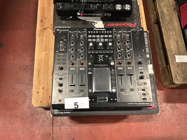 Pioneer djm-2000 nexus dj-mixer - afbeelding 1 van  4