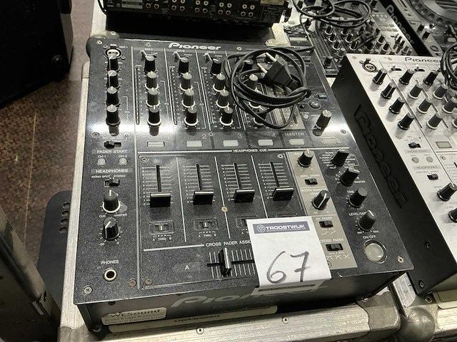 Pioneer djm-700 analoge mengtafel - afbeelding 2 van  3